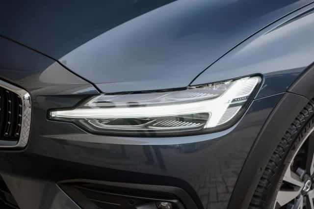 Volvo V60 (2021) thumbnail 4