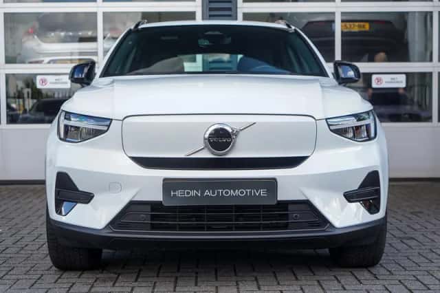 Volvo EX40 (2025) thumbnail 2