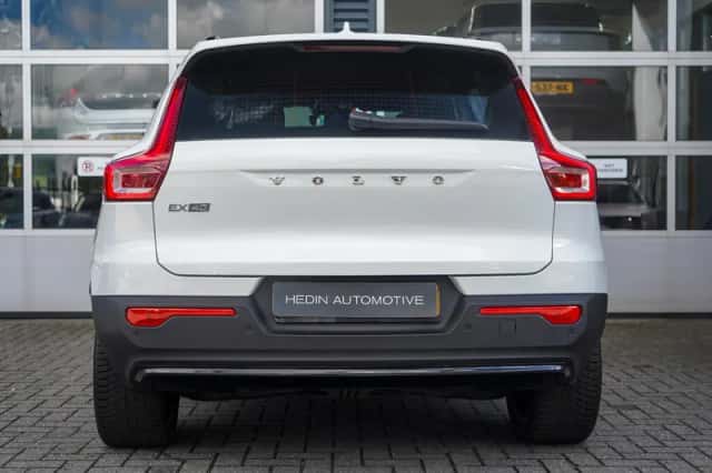 Volvo EX40 (2025) thumbnail 5