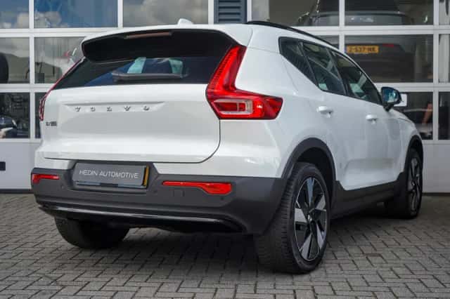 Volvo EX40 (2025) thumbnail 6