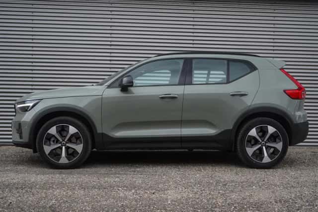 Volvo XC40 (2025) thumbnail 3