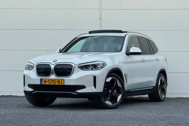 BMW iX3 (2021) thumbnail 1