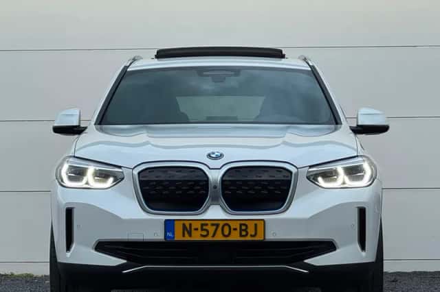 BMW iX3 (2021) thumbnail 5