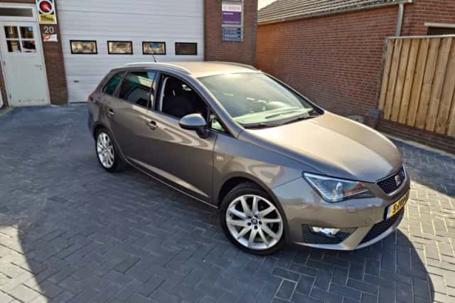 SEAT Ibiza (2015) thumbnail 5