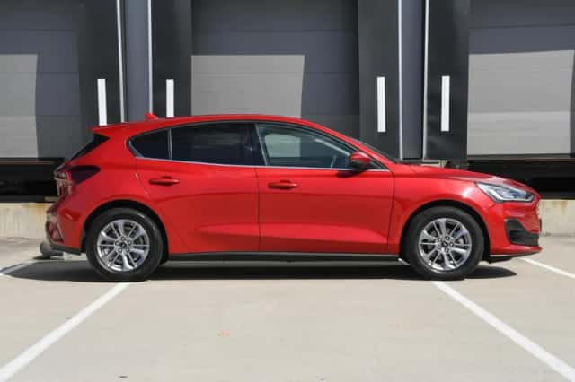 Ford Focus (2023) thumbnail 4