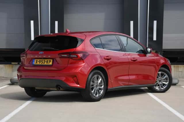 Ford Focus (2023) thumbnail 5