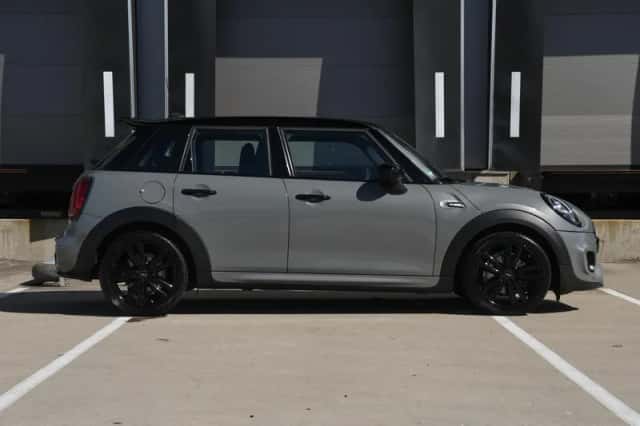MINI Cooper (2020) thumbnail 4
