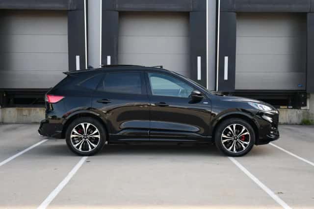 Ford Kuga (2023) thumbnail 5