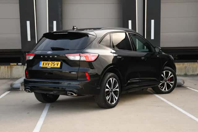 Ford Kuga (2023) thumbnail 6