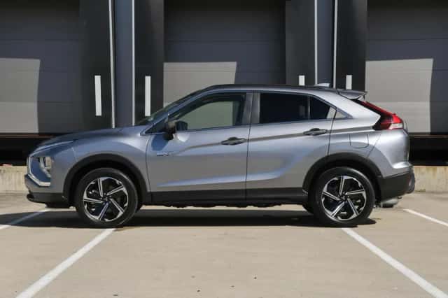 Mitsubishi Eclipse Cross (2022) thumbnail 3