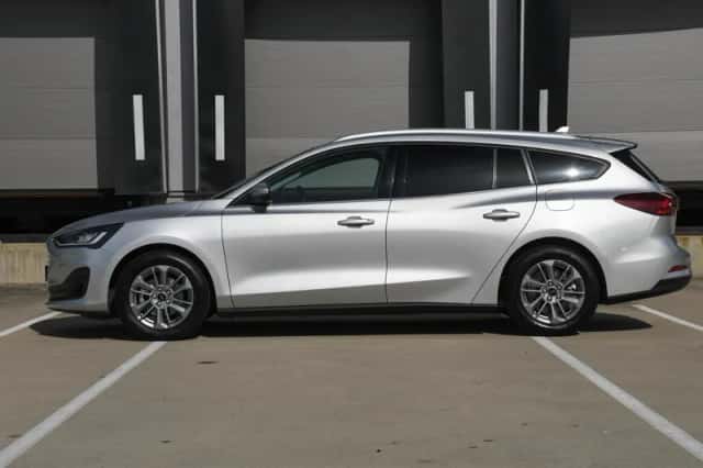 Ford Focus (2024) thumbnail 3