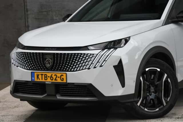 Peugeot 5008 (2026) thumbnail 2