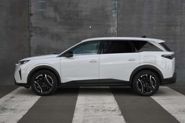 Peugeot 5008 (2026) thumbnail 3