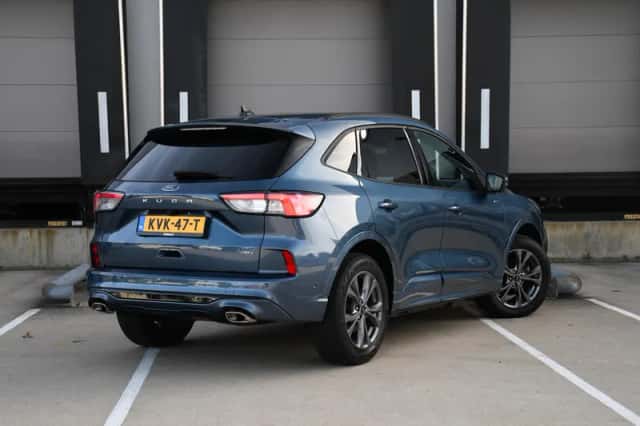 Ford Kuga (2023) thumbnail 5