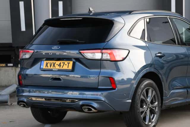 Ford Kuga (2023) thumbnail 6