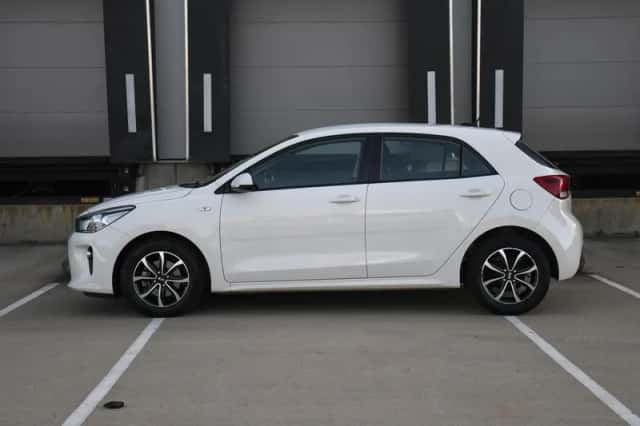 Kia Rio (2018) thumbnail 3