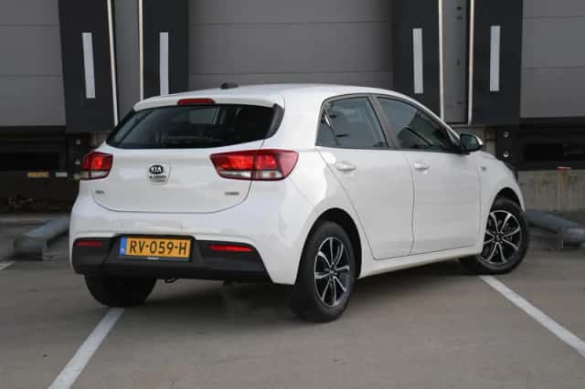 Kia Rio (2018) thumbnail 5