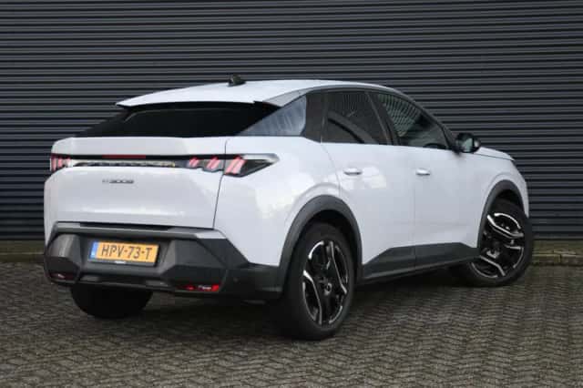 Peugeot e-3008 (2025) thumbnail 5