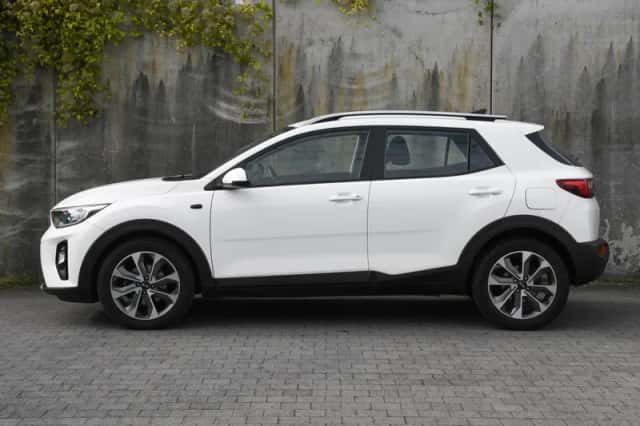 Kia Stonic (2020) thumbnail 3