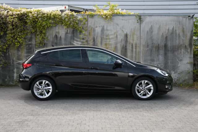 Opel Astra (2020) thumbnail 3