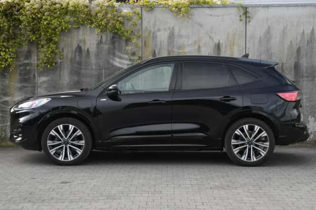 Ford Kuga (2023) thumbnail 3
