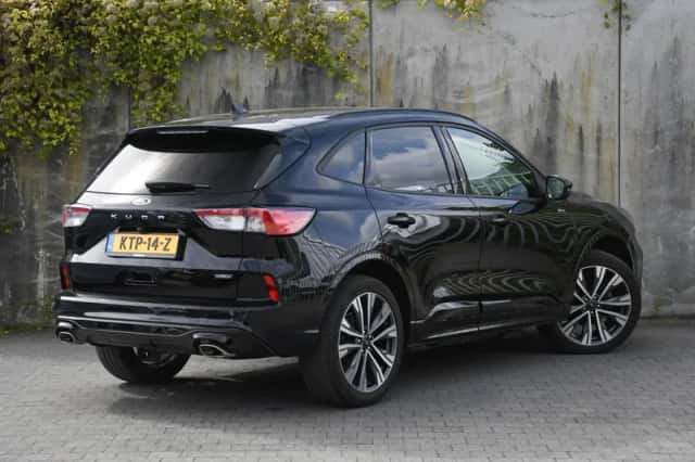 Ford Kuga (2023) thumbnail 5
