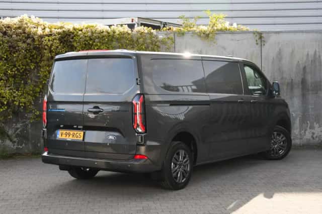 Ford E-Transit Custom (2026) thumbnail 5