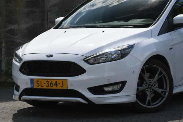 Ford Focus (2018) thumbnail 2