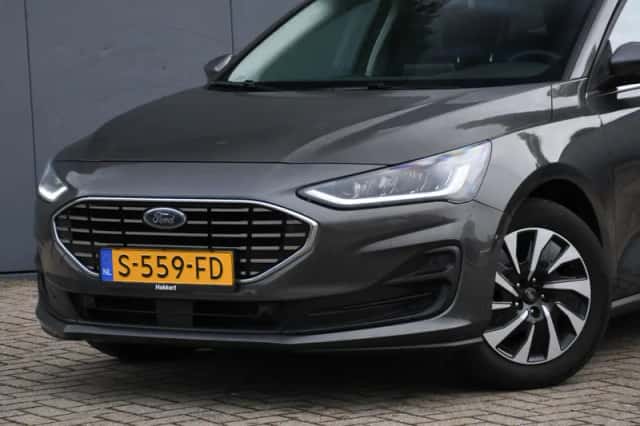 Ford Focus (2023) thumbnail 2