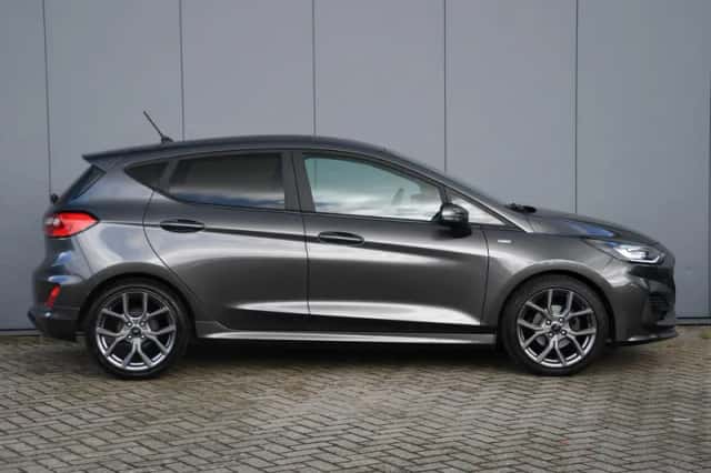 Ford Fiesta (2022) thumbnail 4