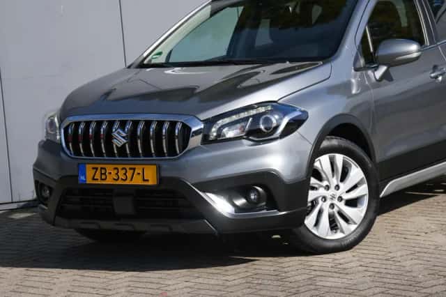 Suzuki S-Cross (2018) thumbnail 2