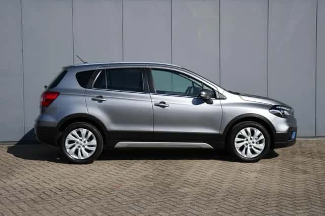 Suzuki S-Cross (2018) thumbnail 4