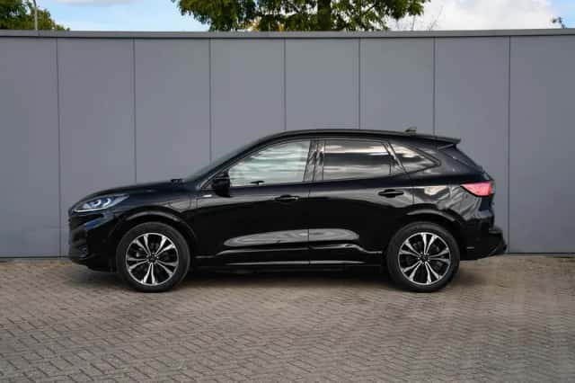 Ford Kuga (2023) thumbnail 3