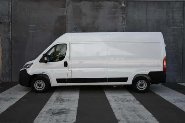 Opel Movano (2024) thumbnail 3