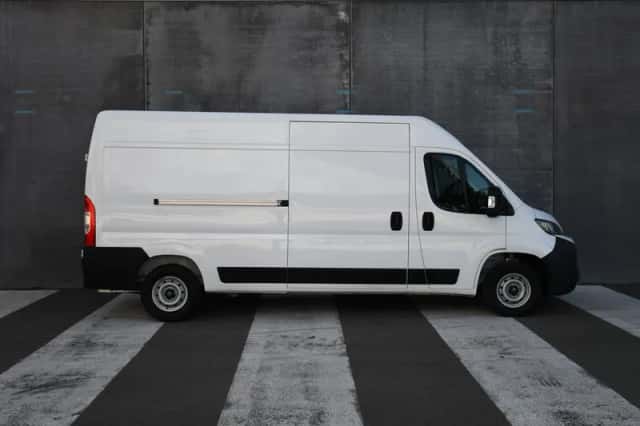 Opel Movano (2024) thumbnail 4
