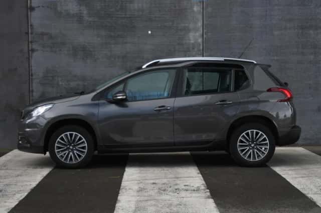 Peugeot 2008 (2017) thumbnail 3