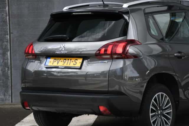 Peugeot 2008 (2017) thumbnail 6