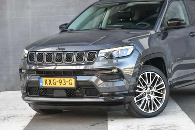 Jeep Compass (2025) thumbnail 2