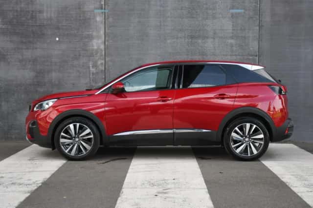 Peugeot 3008 (2017) thumbnail 3