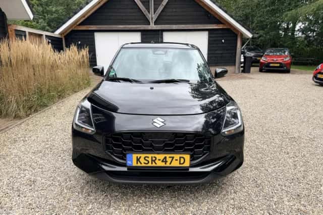 Suzuki Swift (2025) thumbnail 3