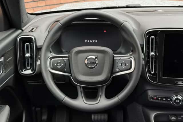 Volvo EX40 (2025) thumbnail 5