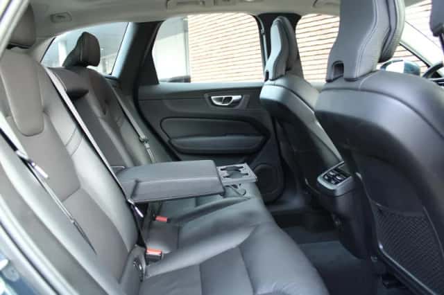 Volvo XC60 (2021) thumbnail 6