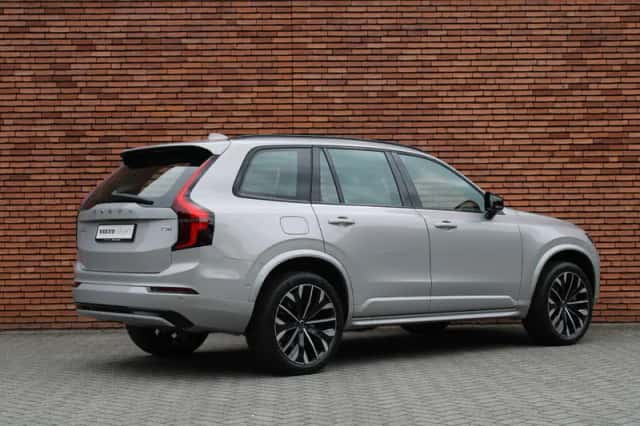 Volvo XC90 (2025) thumbnail 2