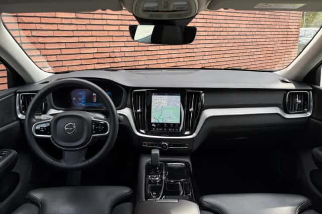 Volvo S60 (2023) thumbnail 4