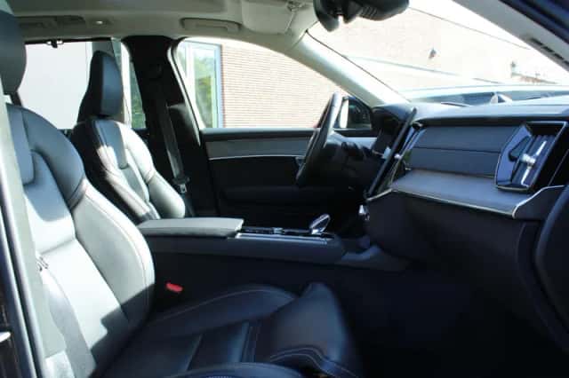 Volvo XC90 (2025) thumbnail 3