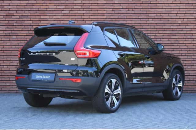 Volvo XC40 (2022) thumbnail 2