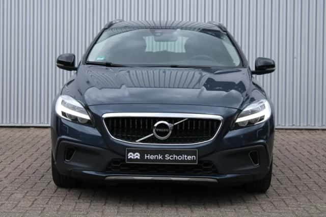 Volvo V40 Cross Country (2017) thumbnail 3