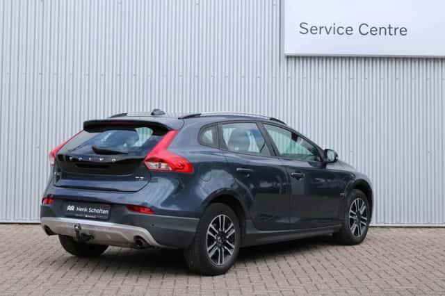 Volvo V40 Cross Country (2017) thumbnail 6