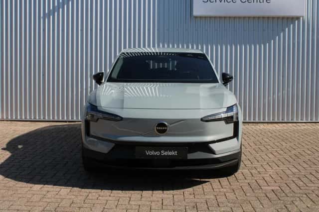 Volvo EX30 (2025) thumbnail 3