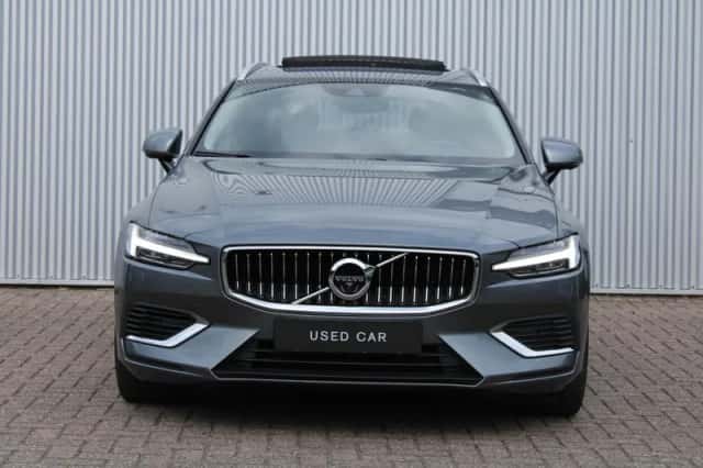 Volvo V60 (2021) thumbnail 4